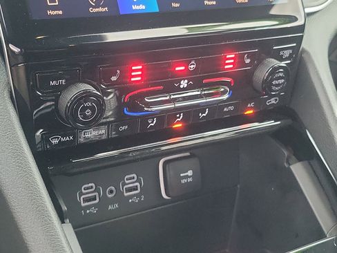 Certified 2023 Jeep Grand Cherokee Limited image 15