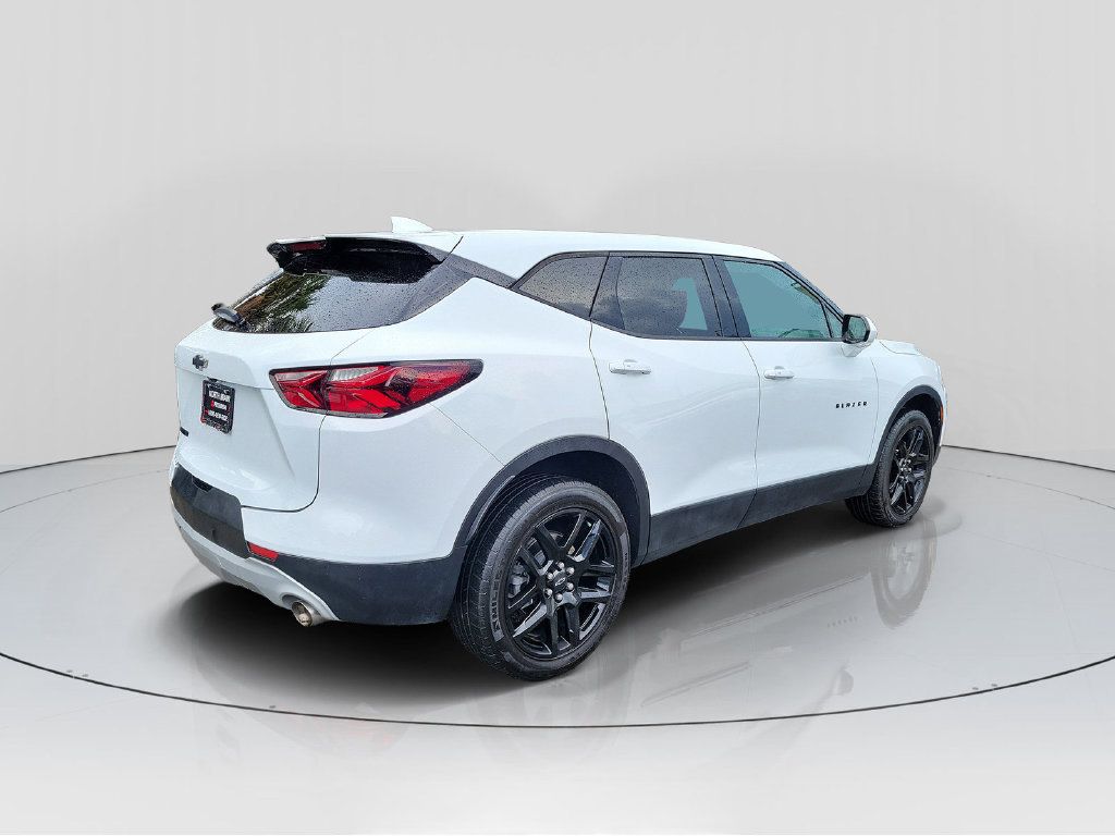 Used 2021 Chevrolet Blazer LT w/ LPO, Black Accent Package FWD image 7