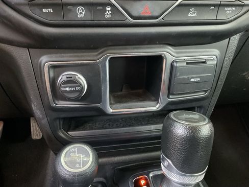 Used 2023 Jeep Wrangler Unlimited Sport AWD/4WD image 24