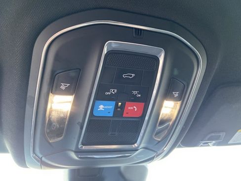 Used 2025 Jeep Grand Cherokee Altitude AWD/4WD image 44