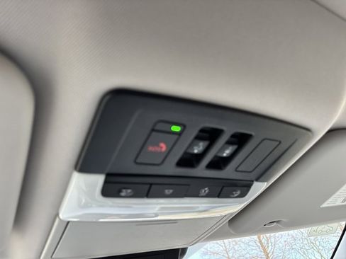 Used 2025 Mitsubishi Outlander SEL image 45