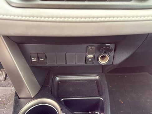 Used 2015 Toyota RAV4 XLE image 26