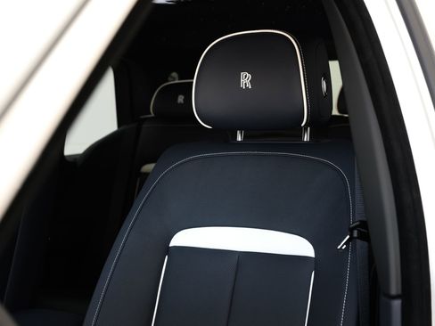 New 2026 Rolls-Royce Cullinan image 17
