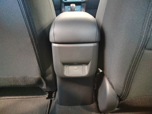 New 2025 Nissan Versa SV w/ Trunk Package FWD image 24