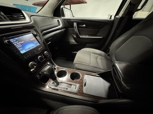 Used 2015 Chevrolet Traverse LT w/ Style and Technology Package AWD/4WD image 28