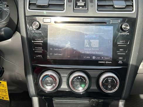 Used 2017 Subaru Forester 2.5i Premium AWD/4WD image 19