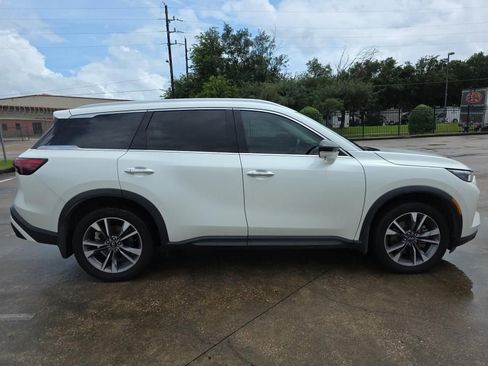 Used 2023 INFINITI QX60 Luxe w/ Vision Package FWD image 3