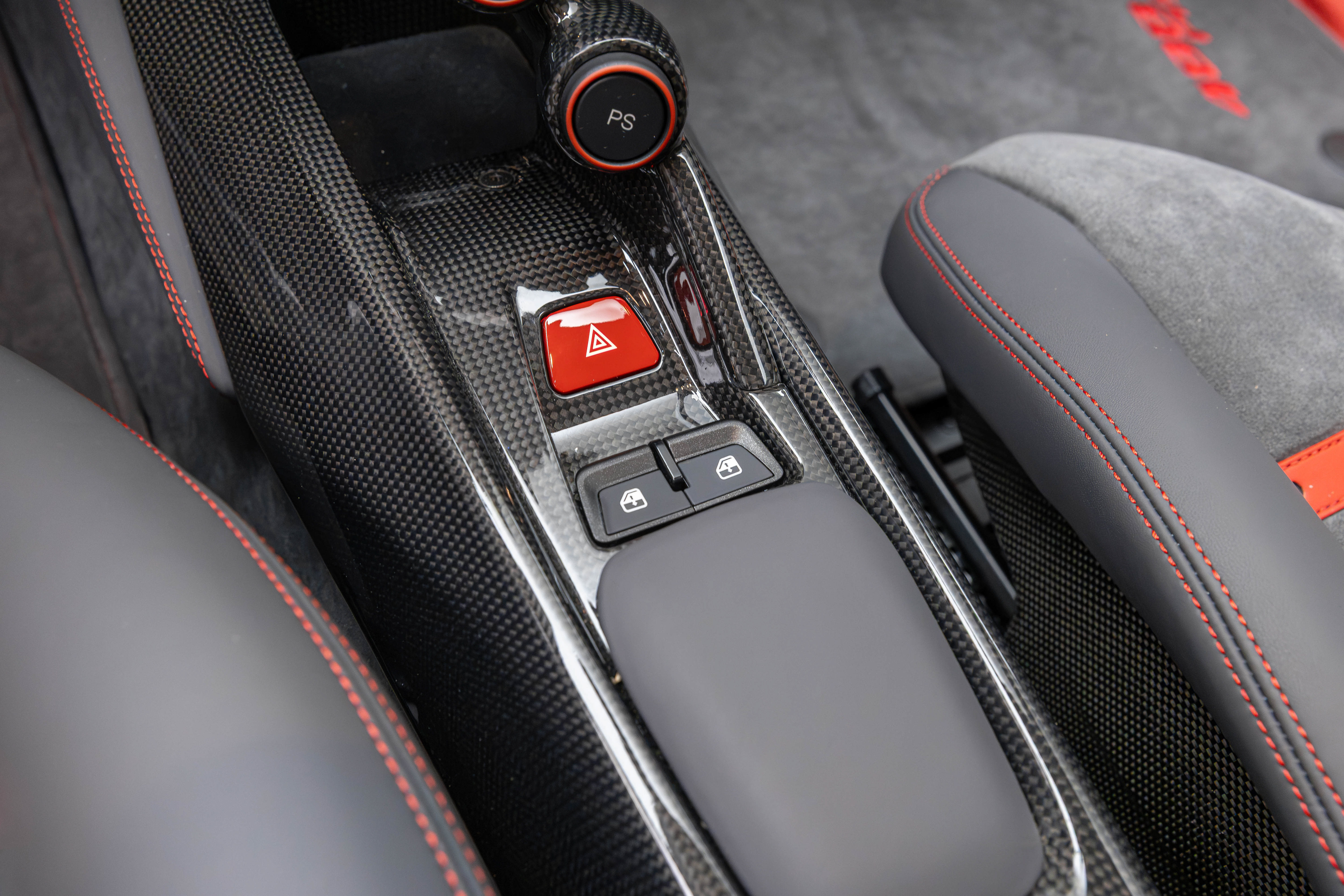 Used 2019 Ferrari 488 Pista Coupe RWD image 35