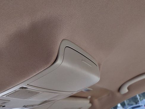 Used 2012 Volkswagen Jetta SE FWD image 25