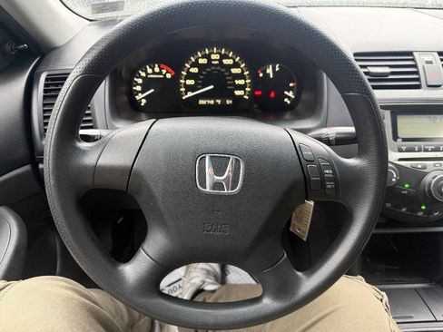 Used 2006 Honda Accord VP image 12