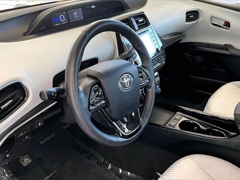 Certified 2020 Toyota Prius Prime LE image 17