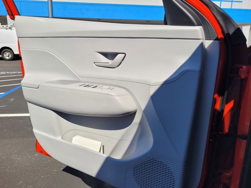 Used 2025 Hyundai Kona SEL FWD image 25