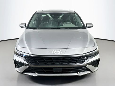 Used 2025 Hyundai Elantra SEL FWD image 2