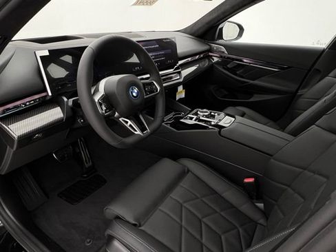 New 2027 BMW i5 xDrive40 AWD/4WD image 9
