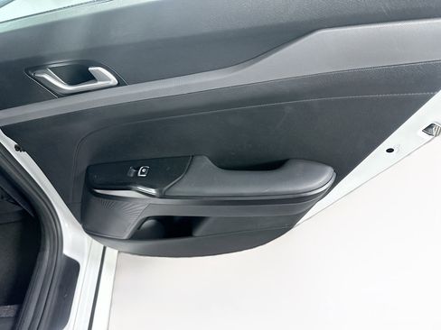 Used 2023 Kia K5 LXS image 28