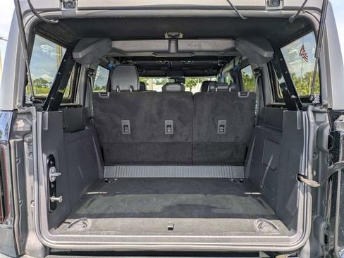 Used 2022 Ford Bronco Wildtrak image 12