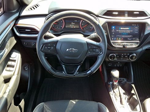Used 2021 Chevrolet TrailBlazer RS w/ Sun and Liftgate Package AWD/4WD image 12