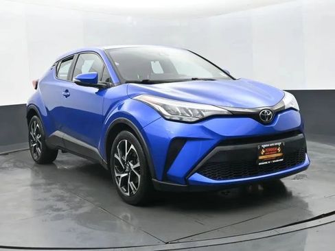 Used 2021 Toyota C-HR XLE image 2
