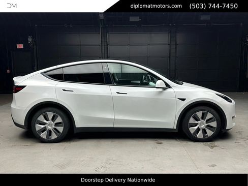 Used 2023 Tesla Model Y Long Range image 7