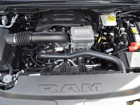New 2026 RAM 1500 Laramie AWD/4WD image 34