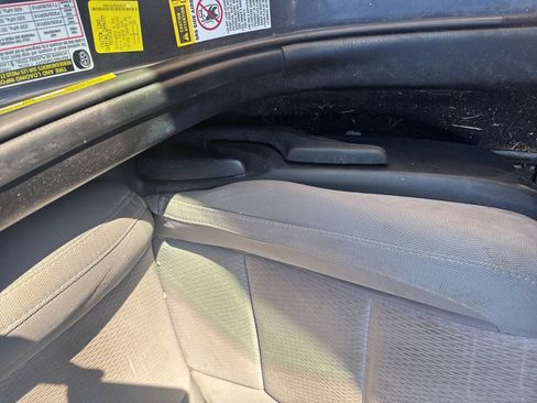 Used 2015 Toyota Corolla LE image 10