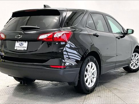 Used 2020 Chevrolet Equinox LS w/ LS Convenience Package image 2