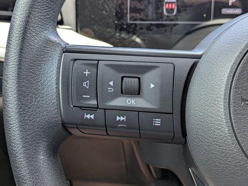 Certified 2025 Nissan Kicks SV FWD image 25