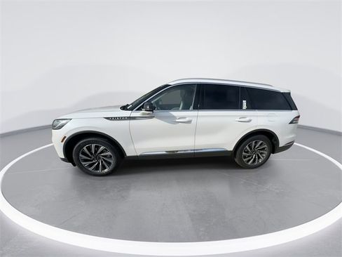 New 2026 Lincoln Aviator Premiere image 4