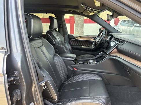 Used 2022 Jeep Grand Cherokee L Summit w/ Advanced Protech Group IV AWD/4WD image 30