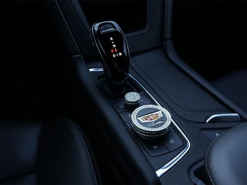 Used 2022 Cadillac XT6 Premium Luxury w/ Technology Package image 15