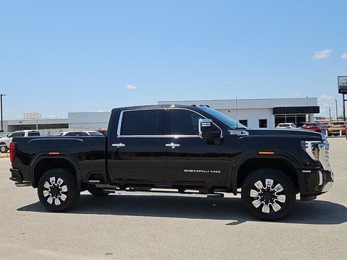 Used 2024 GMC Sierra 2500 Denali w/ Denali Reserve Package AWD/4WD image 5