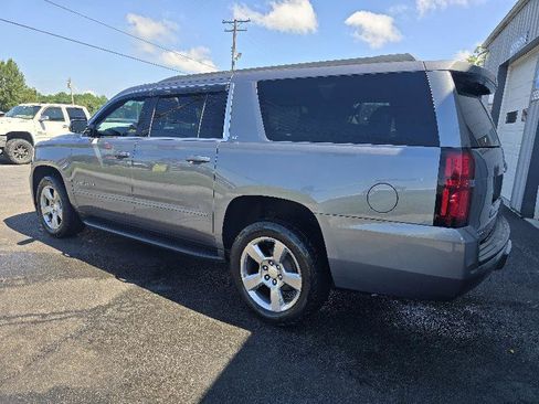 Used 2018 Chevrolet Suburban LT AWD/4WD image 6