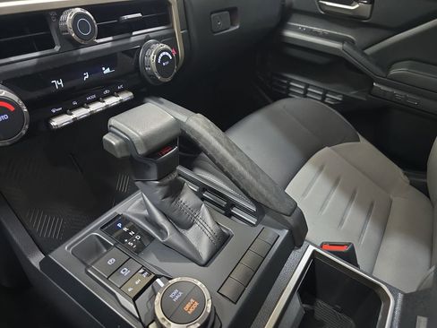 Used 2024 Toyota Tacoma TRD Sport image 26