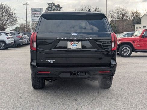 New 2026 Ford Expedition Active image 4