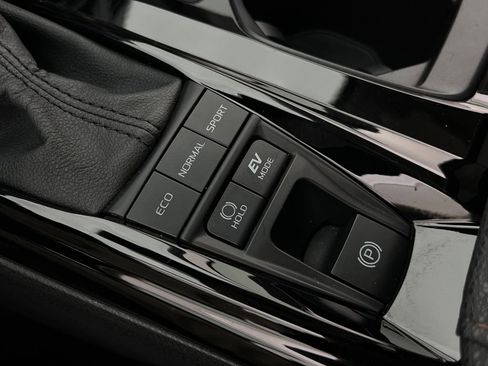 Used 2025 Toyota Camry XLE w/ Premium Plus Package image 20