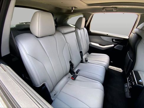 Used 2026 Acura MDX FWD w/ Technology Package image 18