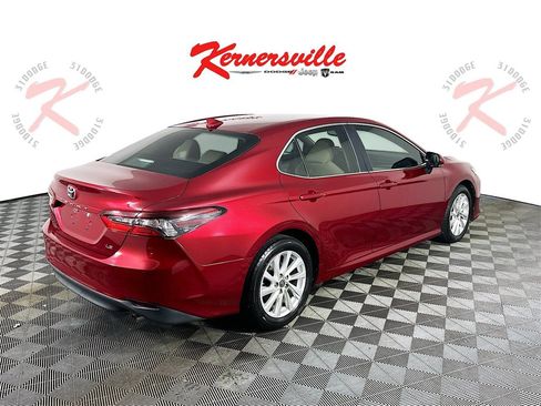 Used 2021 Toyota Camry LE image 7