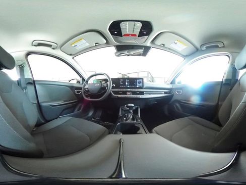 Used 2025 Kia K4 FWD image 41