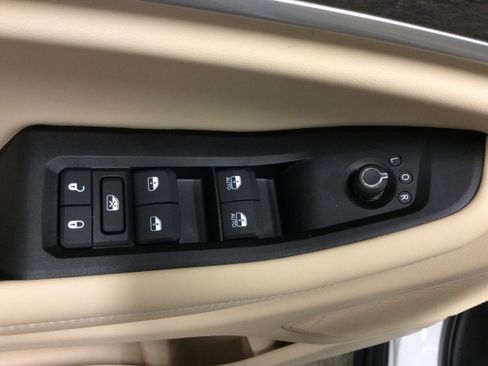 New 2025 Jeep Grand Cherokee Limited w/ Trailer Tow Package image 14