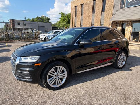 Used 2019 Audi Q5 2.0T Premium Plus w/ Premium Plus Package AWD/4WD image 1