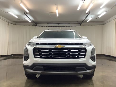 Used 2025 Chevrolet Equinox LT w/ Convenience Package II FWD image 11