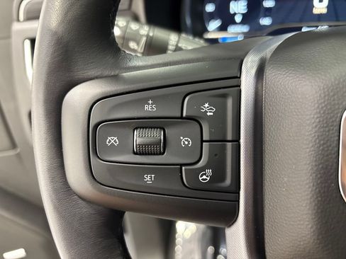 Used 2022 GMC Yukon XL SLT w/ SLT Premium Package AWD/4WD image 15