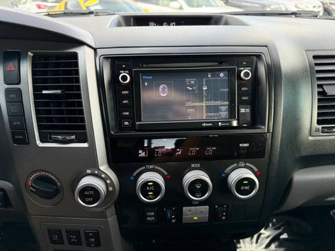 Used 2014 Toyota Sequoia Platinum w/ Preferred Accessory Package AWD/4WD image 33