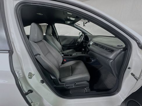 Used 2019 Honda HR-V Sport image 26