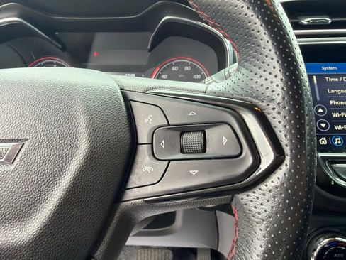 Used 2022 Chevrolet TrailBlazer RS w/ Technology Package FWD image 9