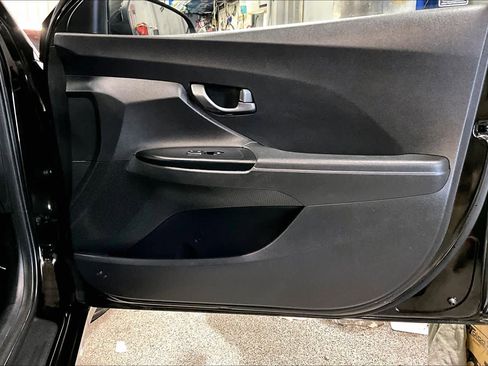 Used 2019 Hyundai Veloster 2.0 image 21