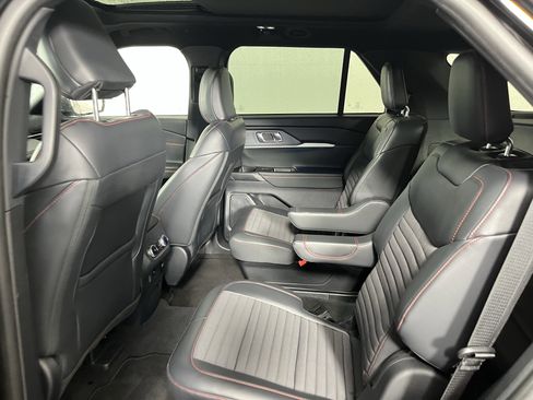 Used 2025 Ford Explorer ST-Line w/ Premium Package image 13