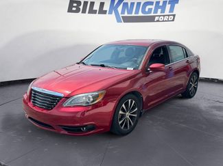 Used 2013 Chrysler 200 Limited image 1