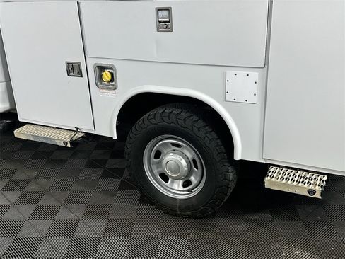 Used 2019 Ford F350 XL w/ Power Equipment Group image 40