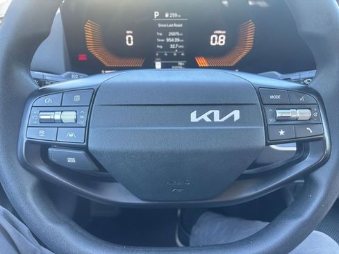 Used 2025 Kia K4 FWD image 27